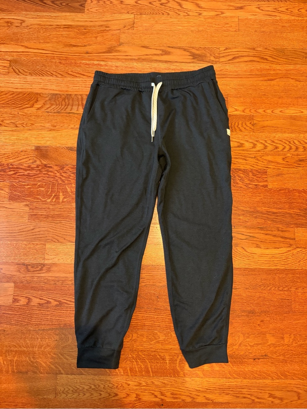 Vuori heathered black joggers Medium